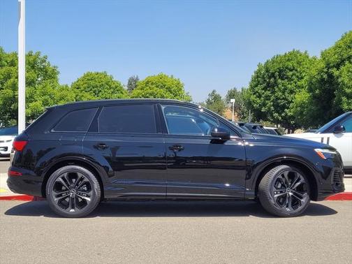 2025 Audi Q7 55 Premium Plus