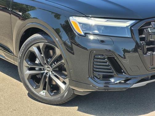 2025 Audi Q7 55 Premium Plus