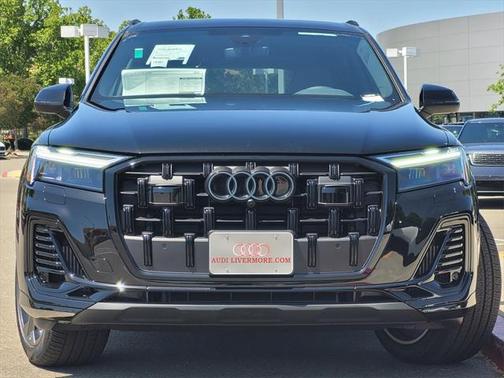 2025 Audi Q7 55 Premium Plus