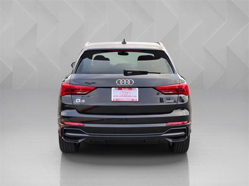 2022 Audi Q3 45 S line Premium