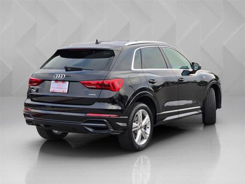 2022 Audi Q3 45 S line Premium