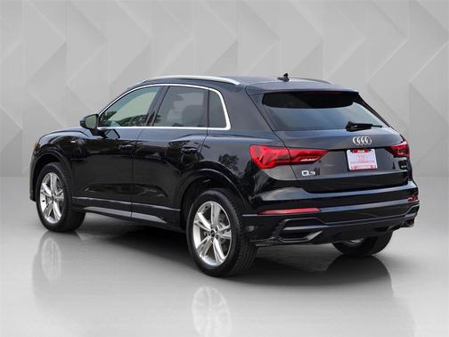 2022 Audi Q3 45 S line Premium