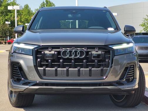 2025 Audi Q7 55 Premium Plus