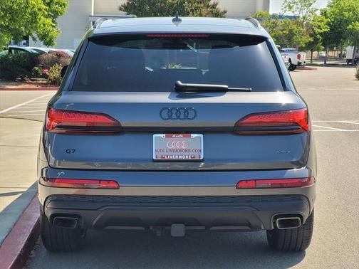 2025 Audi Q7 55 Premium Plus