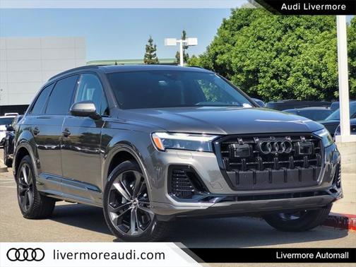 2025 Audi Q7 55 Premium Plus