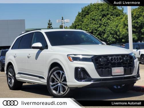 2025 Audi Q7 45 Premium Plus