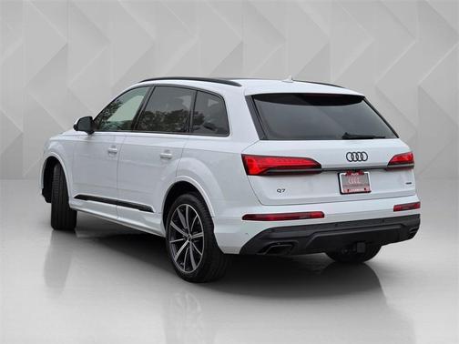 2026 Audi Q7 45 Premium Plus