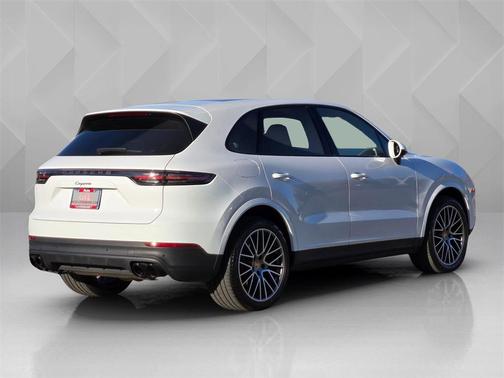 2023 Porsche Cayenne Platinum Edition