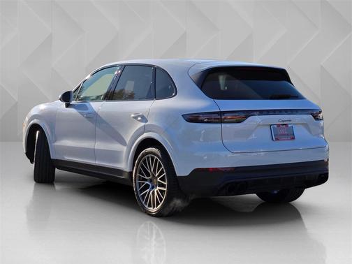 2023 Porsche Cayenne Platinum Edition