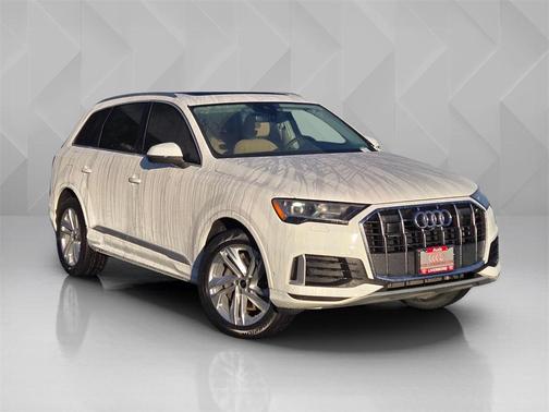 2023 Audi Q7 45 Premium