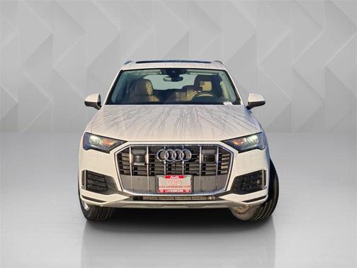 2023 Audi Q7 45 Premium