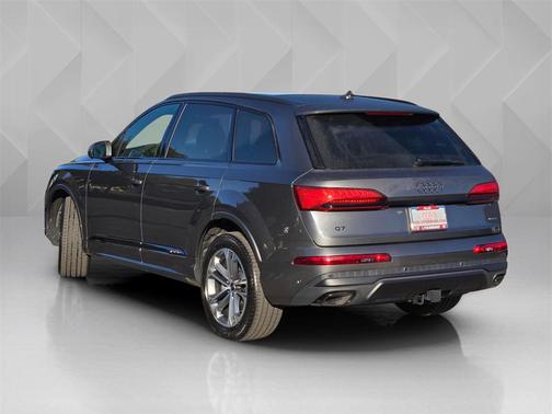 2025 Audi Q7 45 Premium Plus
