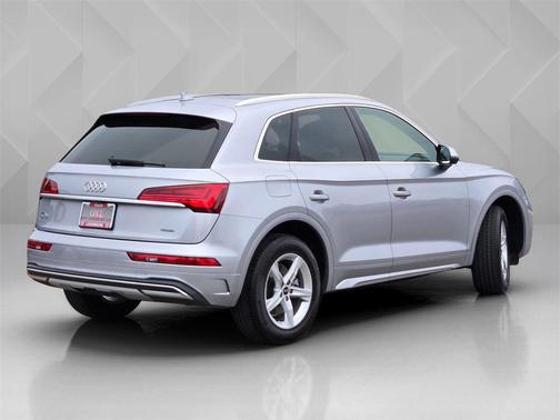 2022 Audi Q5 40 Premium