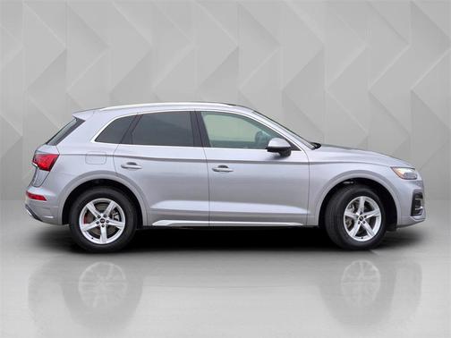 2022 Audi Q5 40 Premium