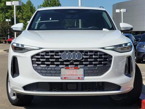 2025 Audi Q5 Premium Plus