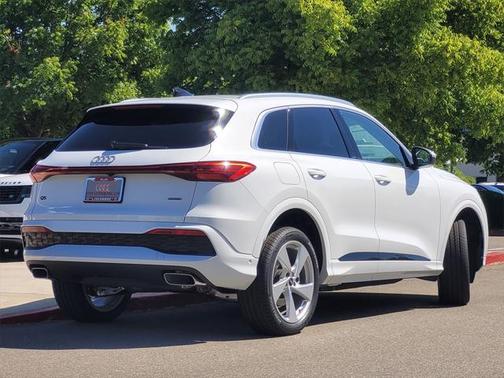 2025 Audi Q5 Premium Plus