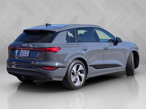2025 Audi Q6 e-tron Prestige quattro