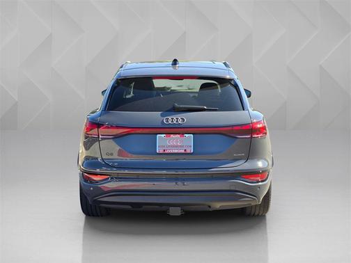 2025 Audi Q6 e-tron Prestige quattro