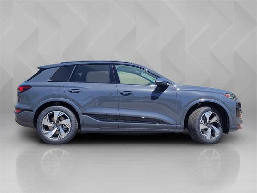 2025 Audi Q6 e-tron Premium Plus quattro