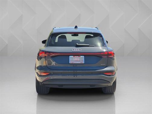 2025 Audi Q6 e-tron Premium Plus quattro