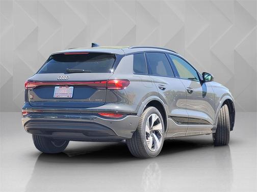 2025 Audi Q6 e-tron Premium Plus quattro