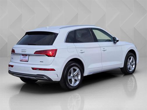 2024 Audi Q5 40 Premium