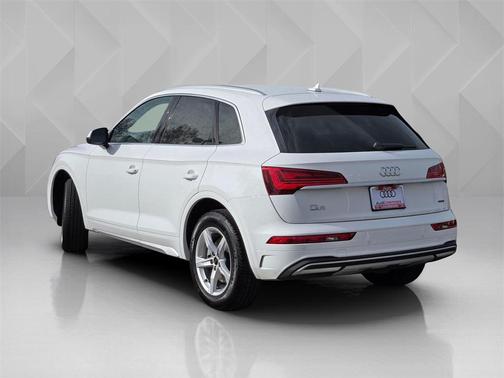 2024 Audi Q5 40 Premium