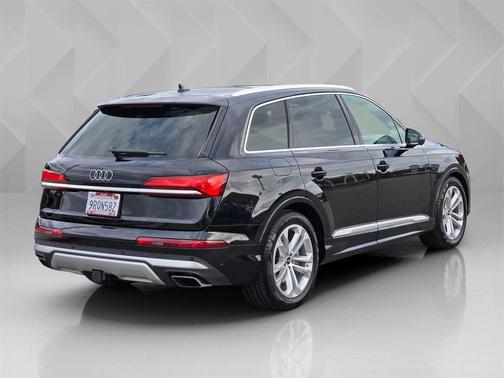 2025 Audi Q7 55 Prestige