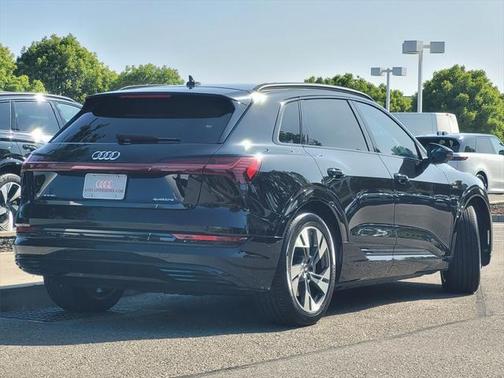 2022 Audi e-tron Premium