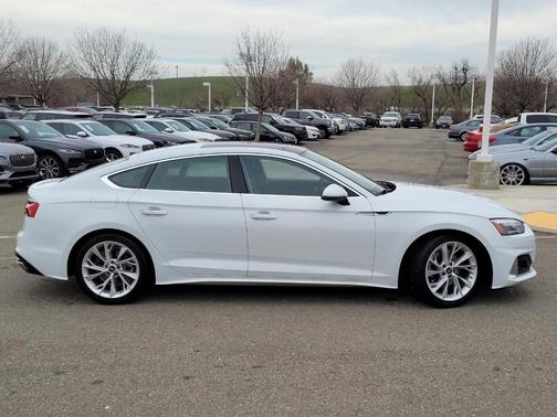 Photo 5 of 27 of 2022 Audi A5 40 Premium