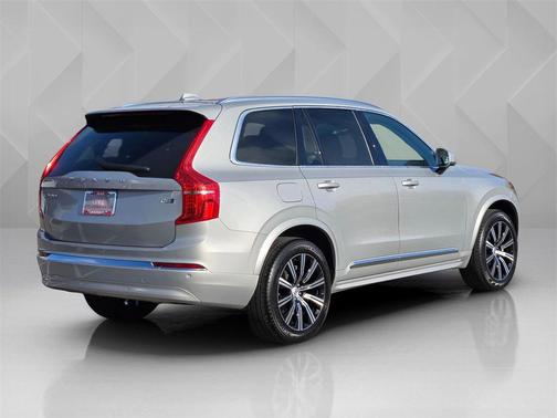 2025 Volvo XC90 B5 Core