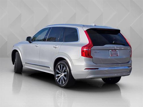 2025 Volvo XC90 B5 Core