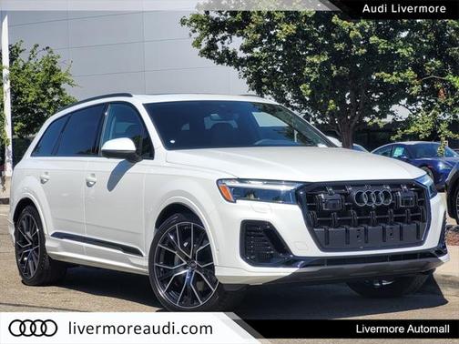 2025 Audi Q7 55 Premium Plus
