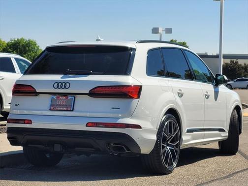 2025 Audi Q7 55 Premium Plus