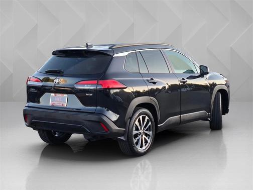 2024 Toyota Corolla Cross XLE