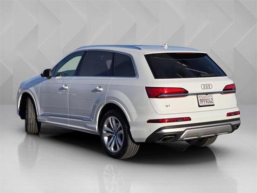 2025 Audi Q7 55 Premium Plus