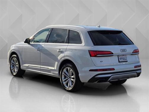 2025 Audi Q7 55 Premium Plus