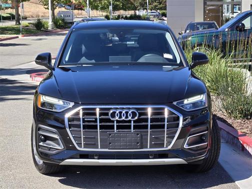2024 Audi Q5 40 Premium