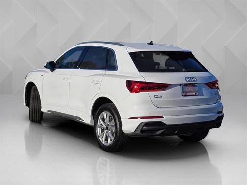 2025 Audi Q3 Premium 45 TFSI S line quattro Tiptronic