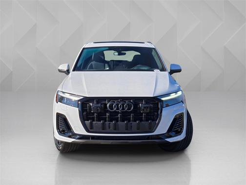 2025 Audi Q7 45 Premium Plus