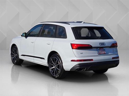 2025 Audi Q7 45 Premium Plus