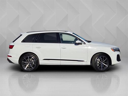 2025 Audi Q7 45 Premium Plus