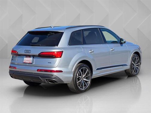 2025 Audi Q7 45 Premium Plus