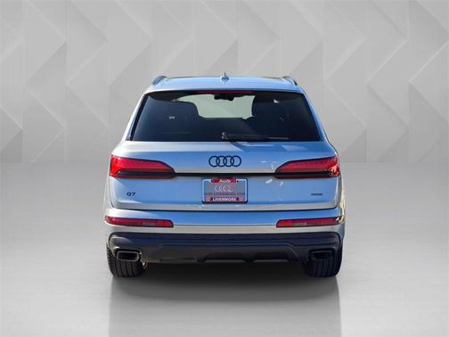 2025 Audi Q7 45 Premium Plus