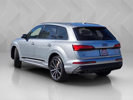 2025 Audi Q7 45 Premium Plus