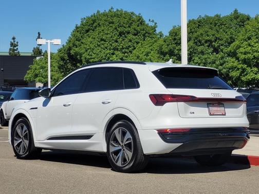 2024 Audi Q8 e-tron Premium