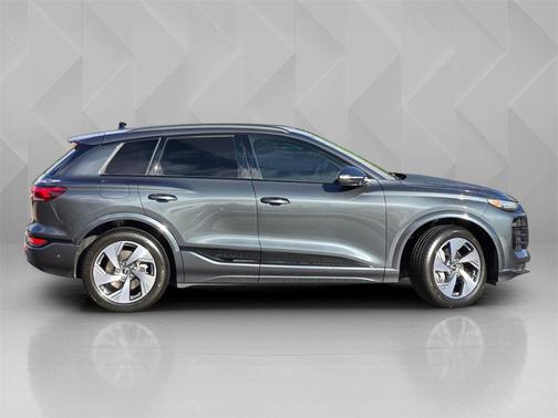 2025 Audi Q6 e-tron Premium Plus quattro