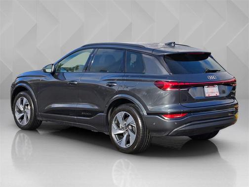 2025 Audi Q6 e-tron Premium Plus quattro