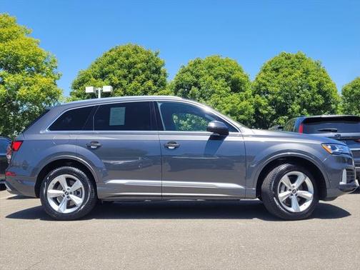 2022 Audi Q7 45 Premium