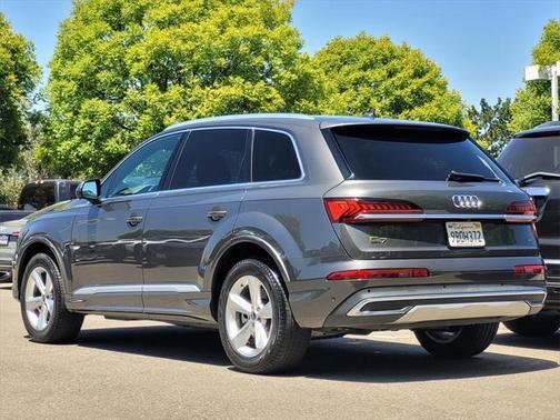 2022 Audi Q7 45 Premium